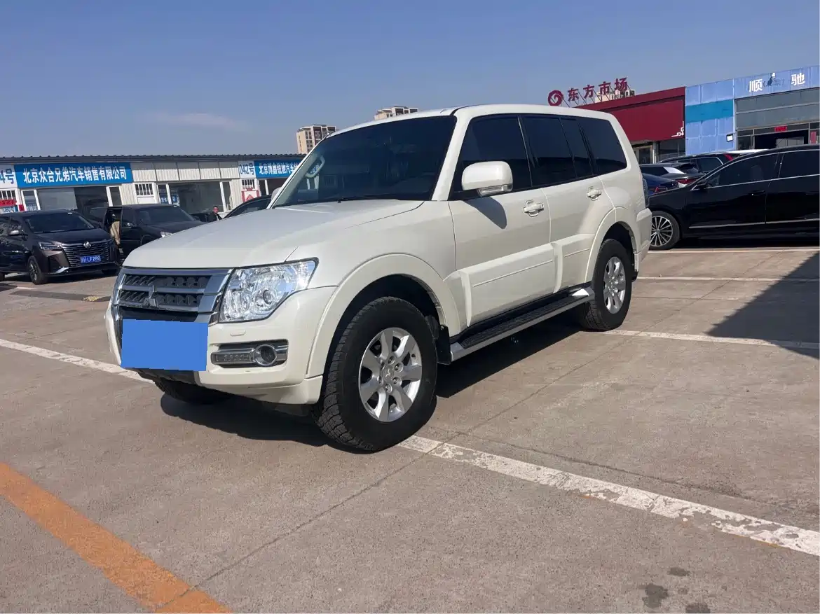Mitsubishi Pajero (Import) 2016 3.0L Automatic Standard (China V)