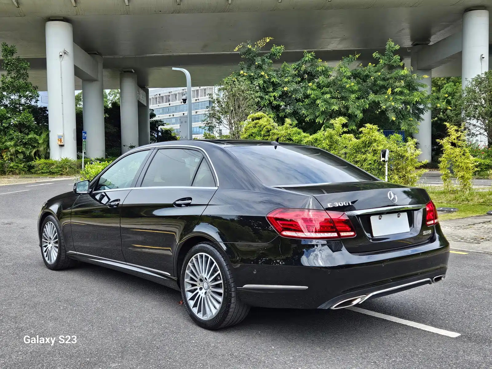 صورة 4 - Mercedes-Benz E-Class