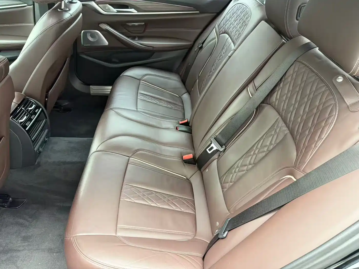 BMW 5 Series 2019 530Li Premium Luxury Package фото 8