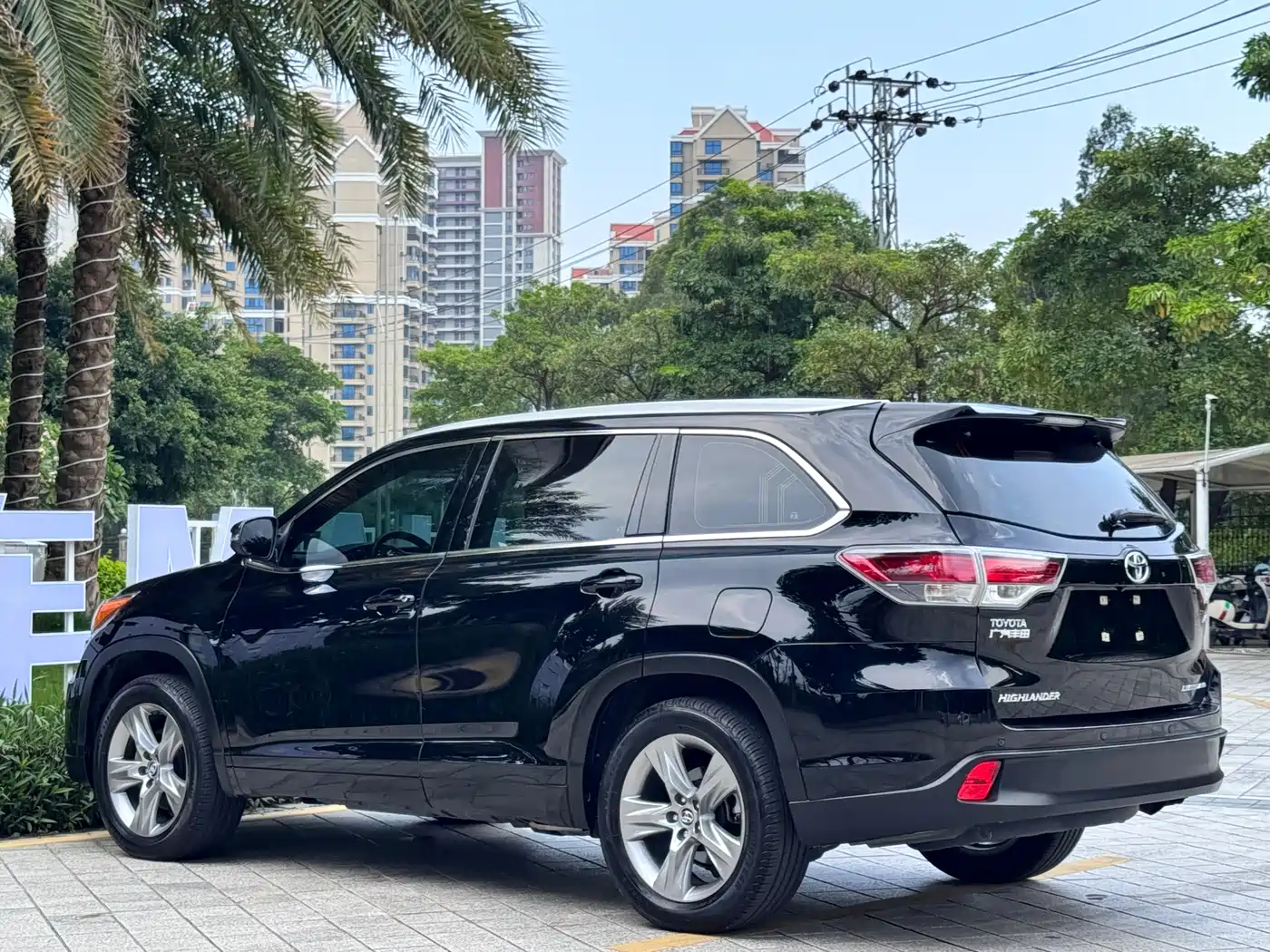 Toyota Highlander 2015 2.0T AWD Ultimate Edition 7-seater фото 6