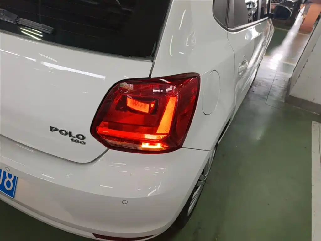 Volkswagen Polo 2016 1.6L Automatic Comfort фото 8