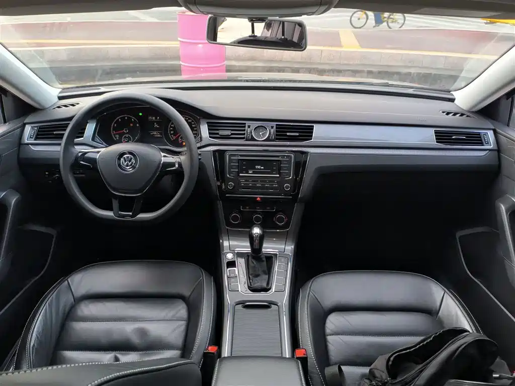 Volkswagen Passat 2017 330TSI DSG Prestige фото 10