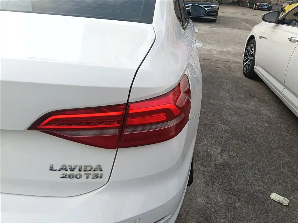 Volkswagen Lavida 2018 280TSI DSG Comfort Edition China V фото 8