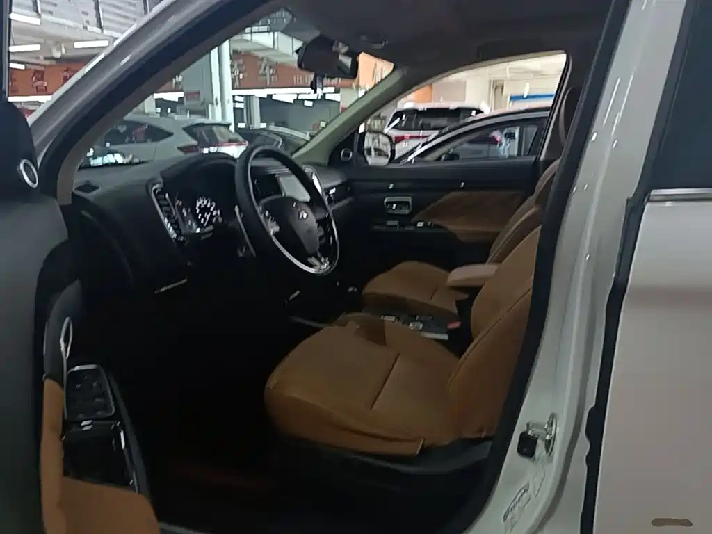 Mitsubishi Outlander 2019 2.4L 4WD Deluxe Edition 5-seater China V фото 15