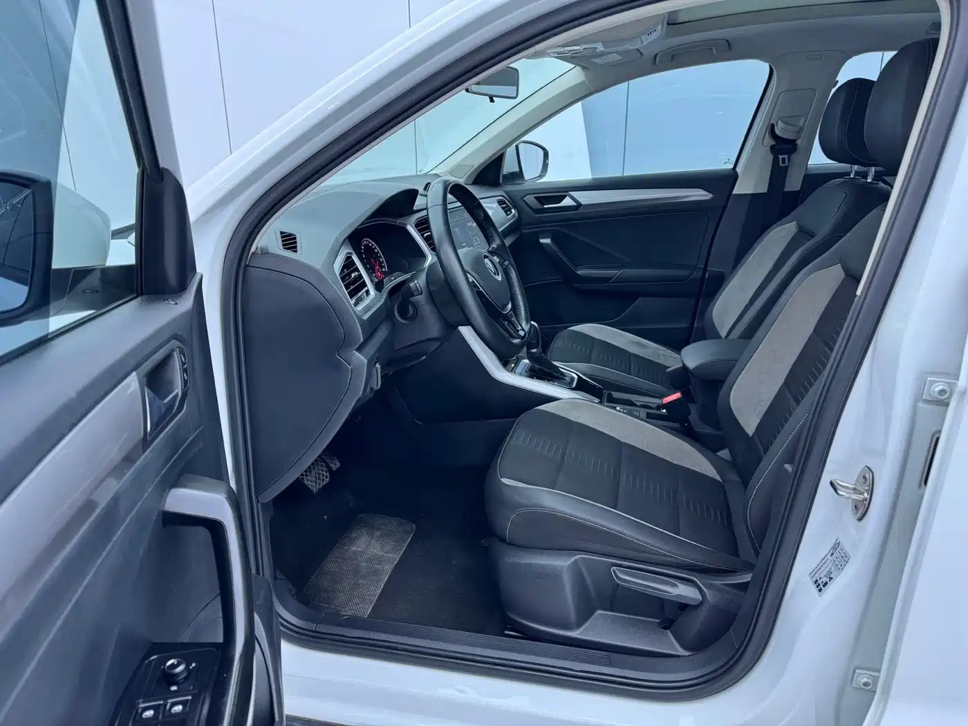 Volkswagen T-ROC 2022 280TSI DSG 2WD Elite PLUS фото 7