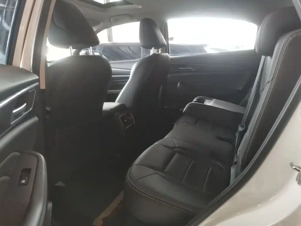 Фото 17 - Haval F7x