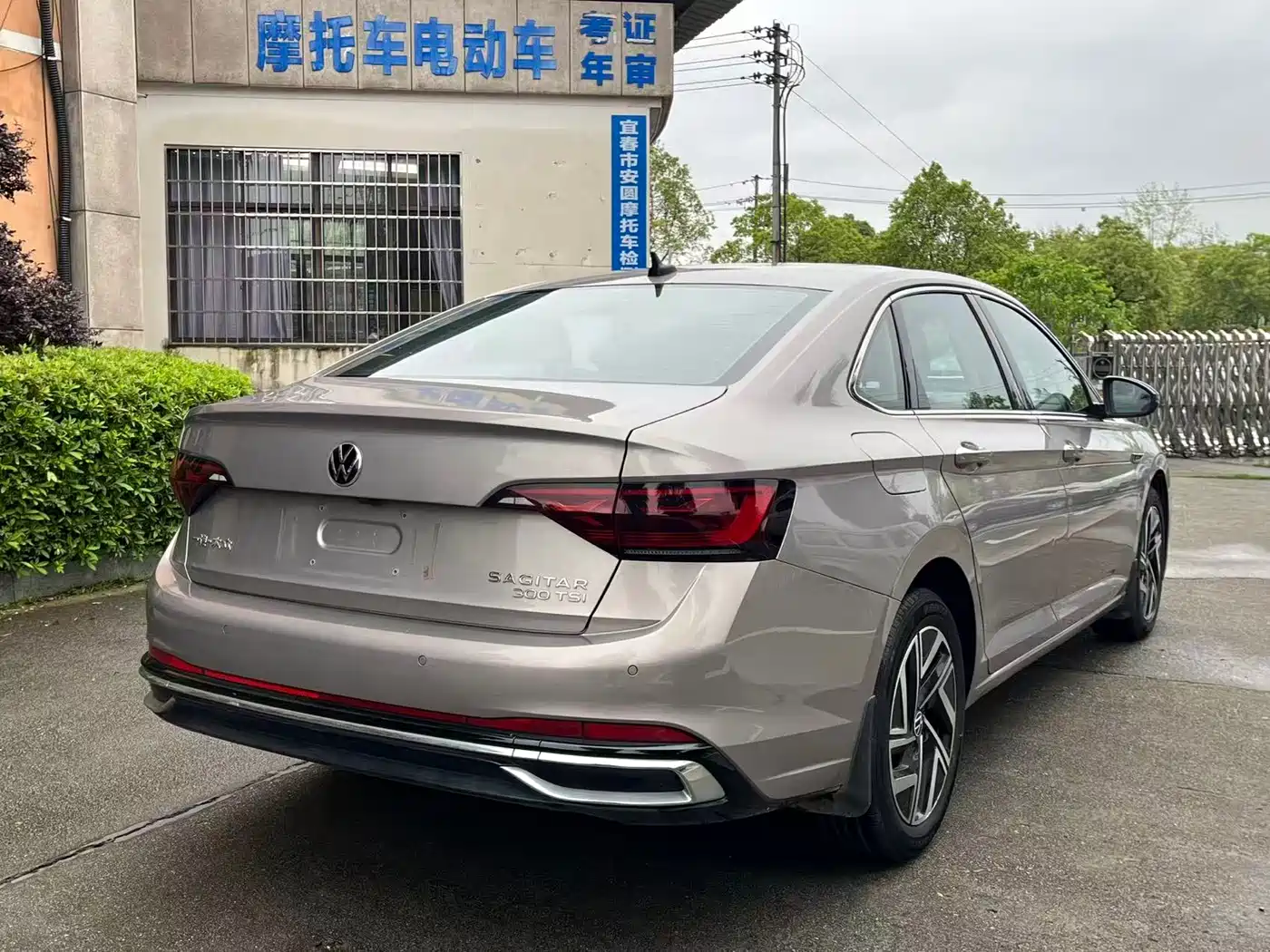 Volkswagen Sagitar 2023 300TSI DSG Surpassing Edition фото 8