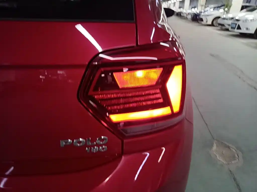 Volkswagen Polo 2019 Plus 1.5L Automatic Panorama Enjoyment Edition фото 8