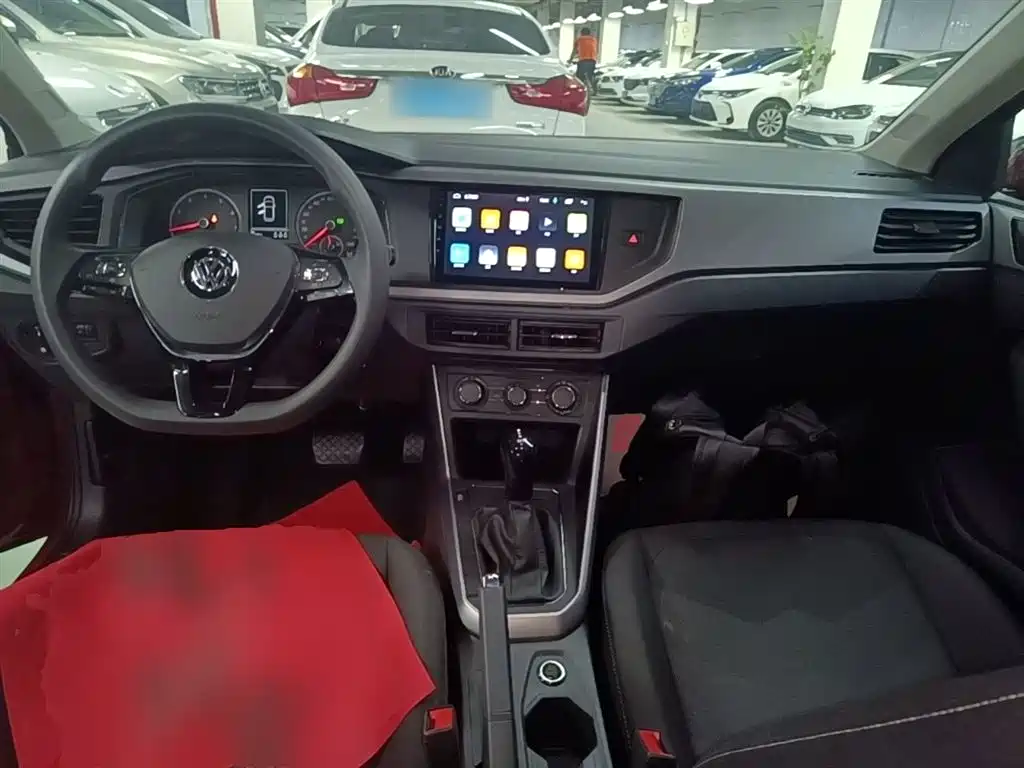 Volkswagen Polo 2019 Plus 1.5L Automatic Panorama Enjoyment Edition фото 10