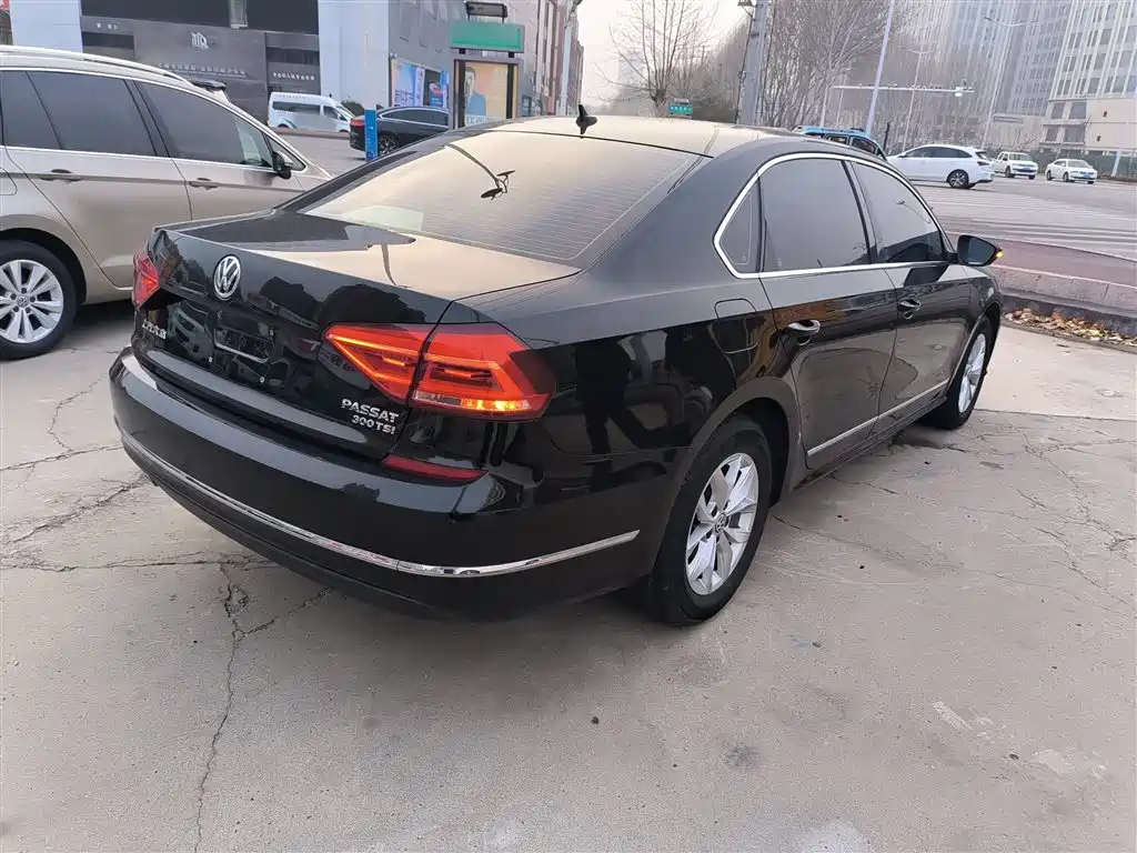 Volkswagen Passat 2017 330TSI DSG Prestige фото 7