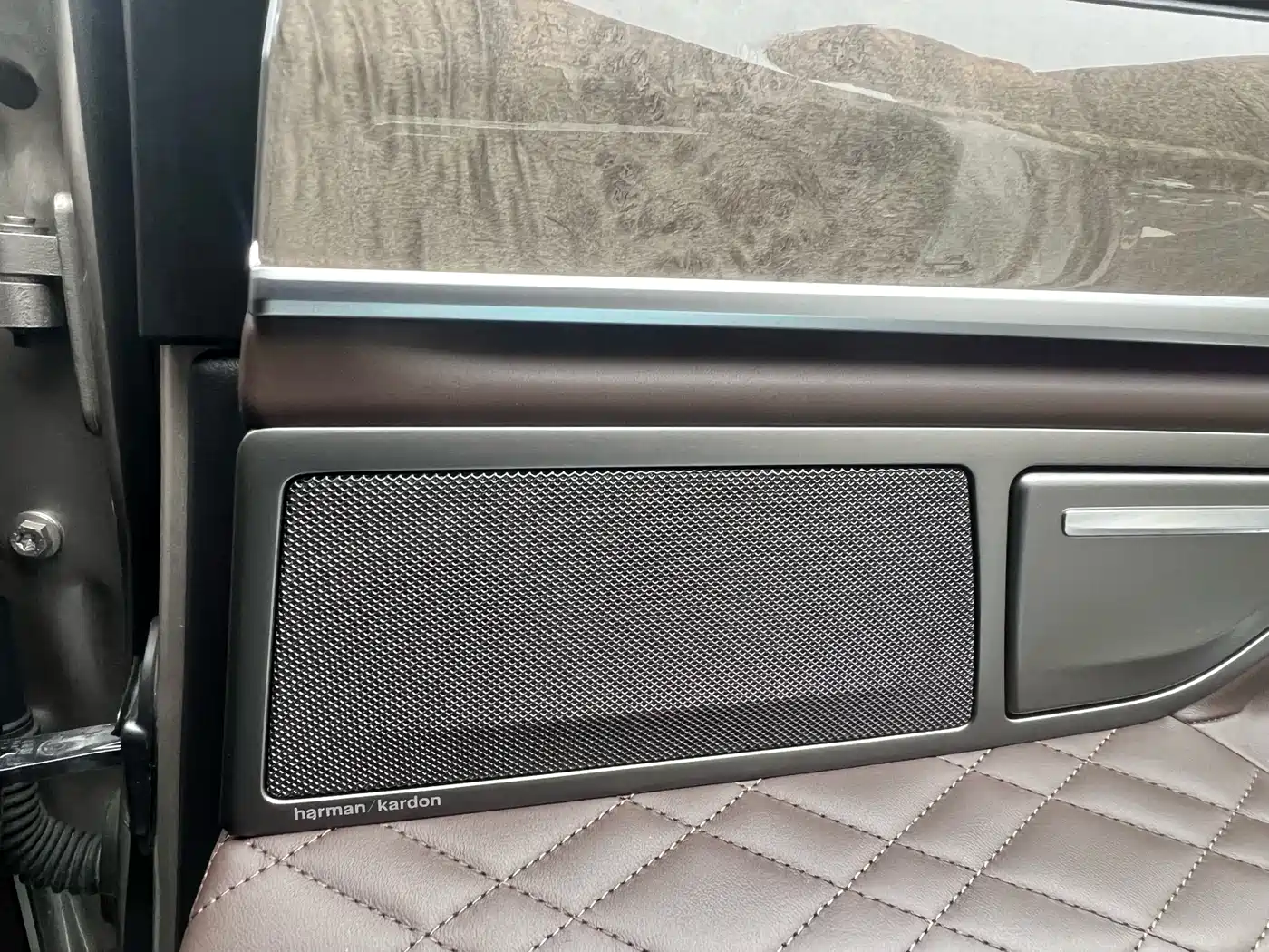 BMW 7 Series 2021 Model 740Li Leading Luxury Package фото 19