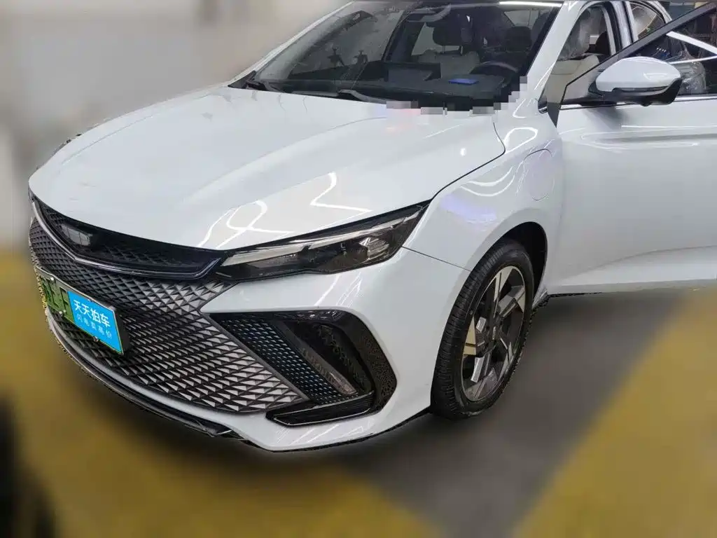 Geely Emgrand L HiP 2022 2022 1.5TD-DHT Pro 100KM Super Rui