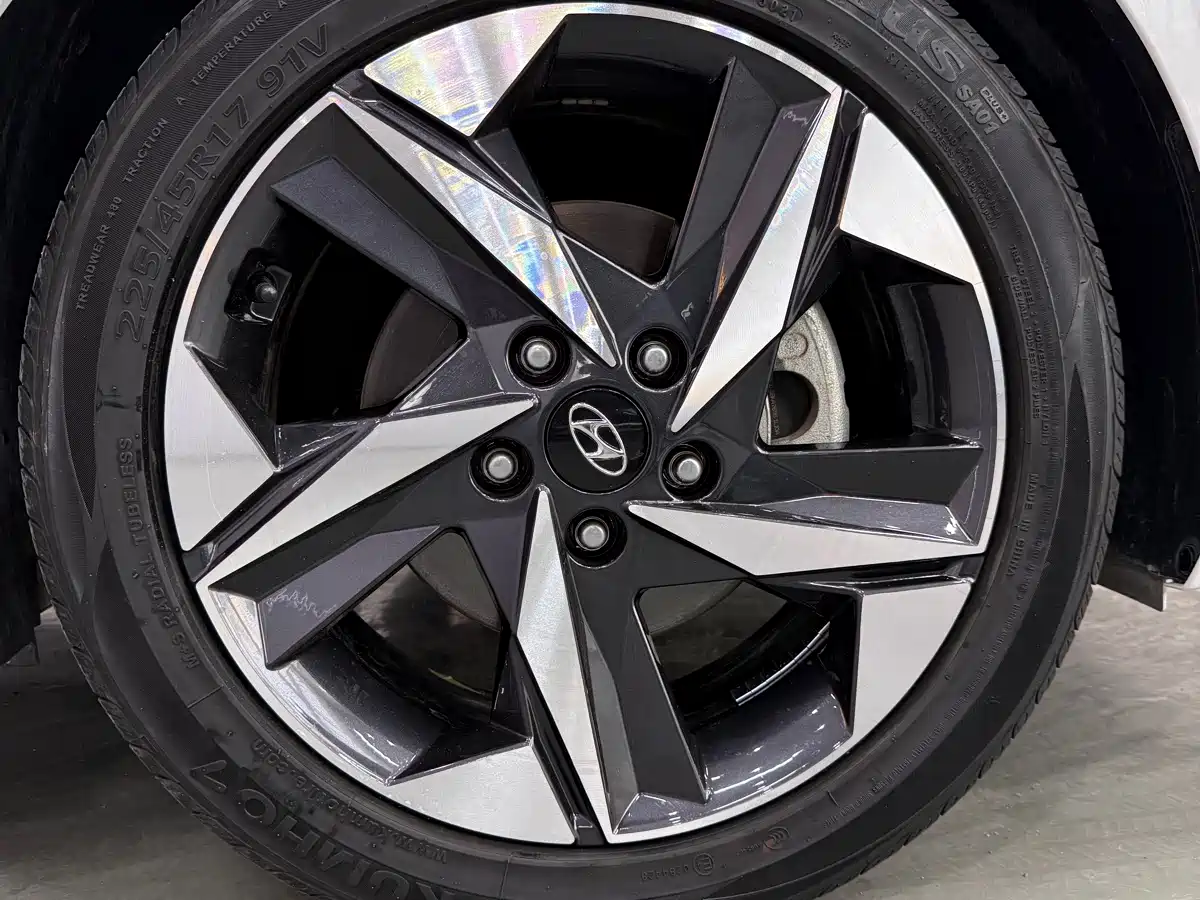 Hyundai Elantra 2022 1.5L CVT GLX Elite Edition фото 21