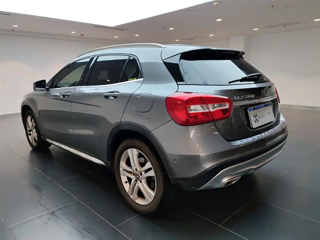 Mercedes-Benz GLA 2017 GLA 200 Dynamic фото 4