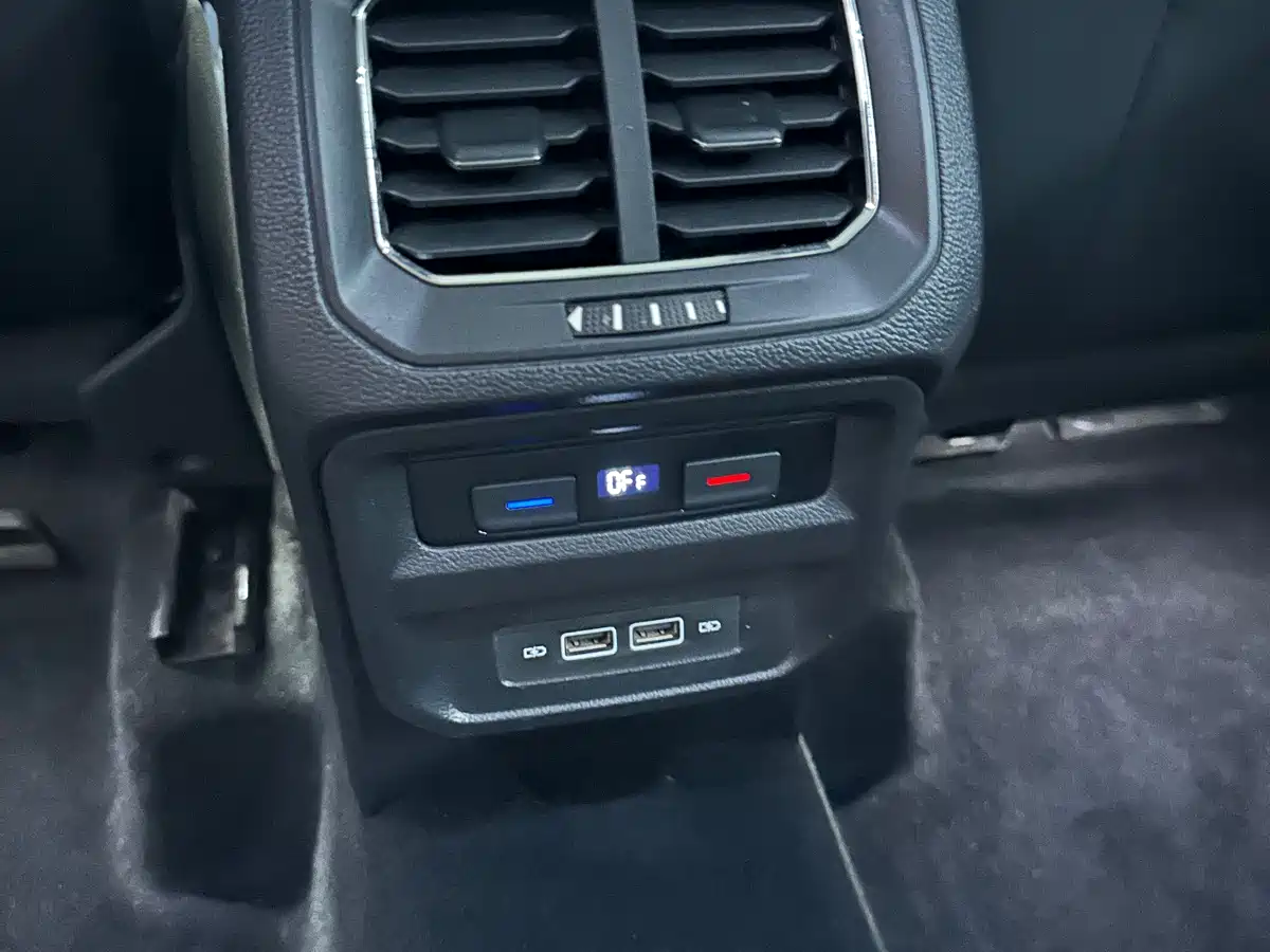 Volkswagen Tiguan L 2021 330TSI Automatic 2WD R-Line Premium фото 24