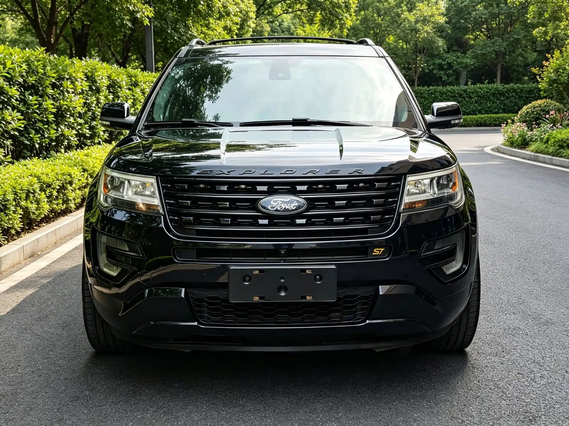 صورة 2 - Ford Explorer (Import)