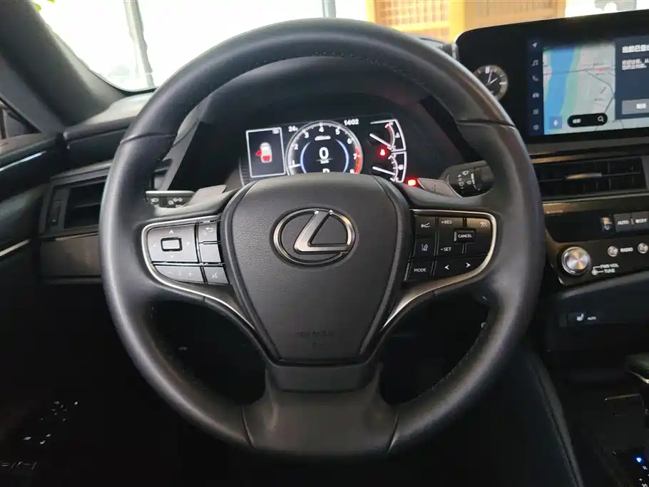Lexus ES 2023 200 Excellence Edition фото 15