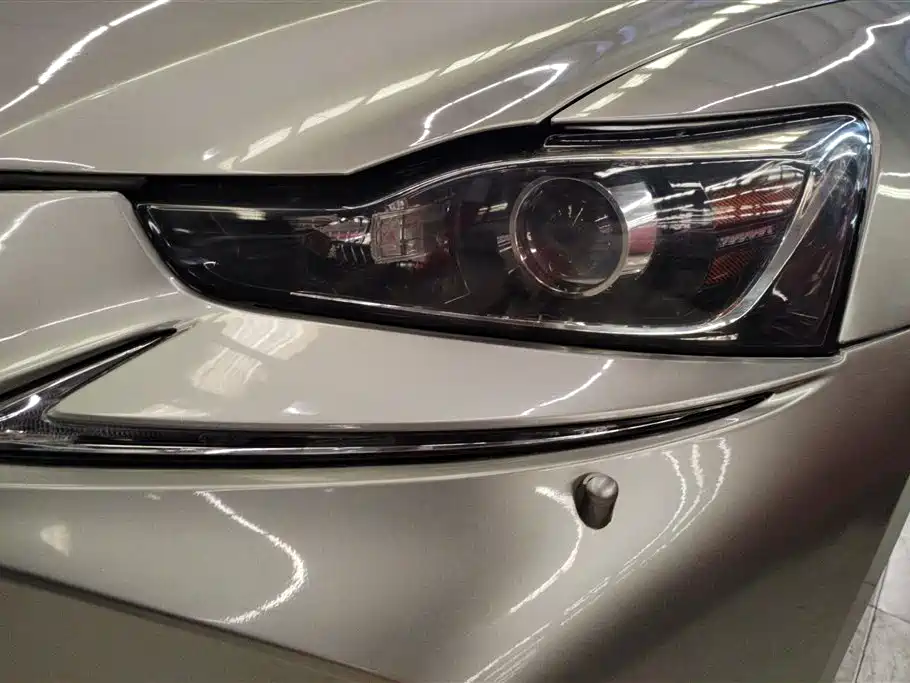 Lexus IS 2017 300 Leading Edition фото 5