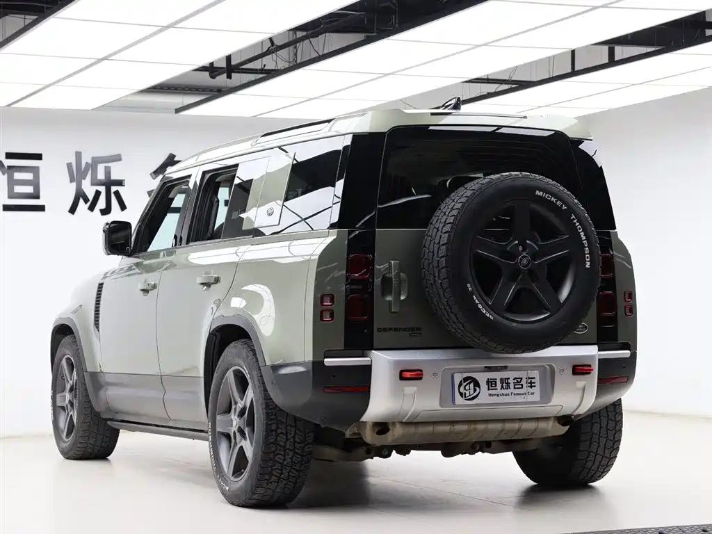 Land Rover Defender 2021 110 P400 SE фото 26
