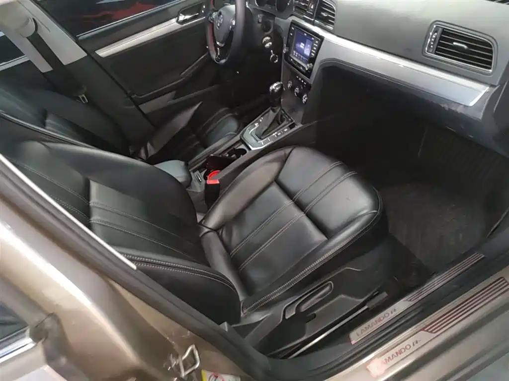 Volkswagen Lamando 2017 230TSI DSG Trend Edition фото 25