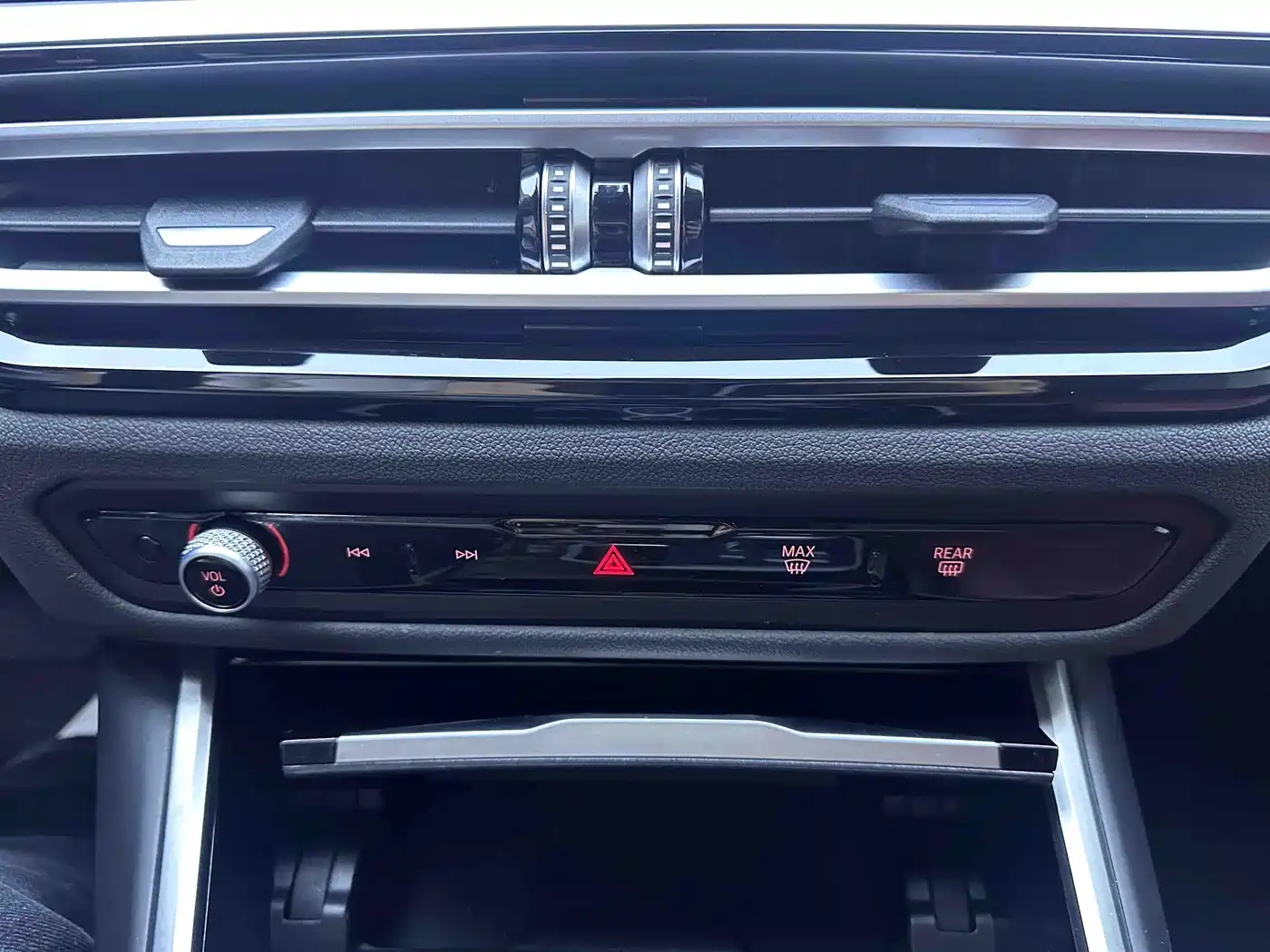 BMW 3 Series 2023 320Li M Sport Package фото 14