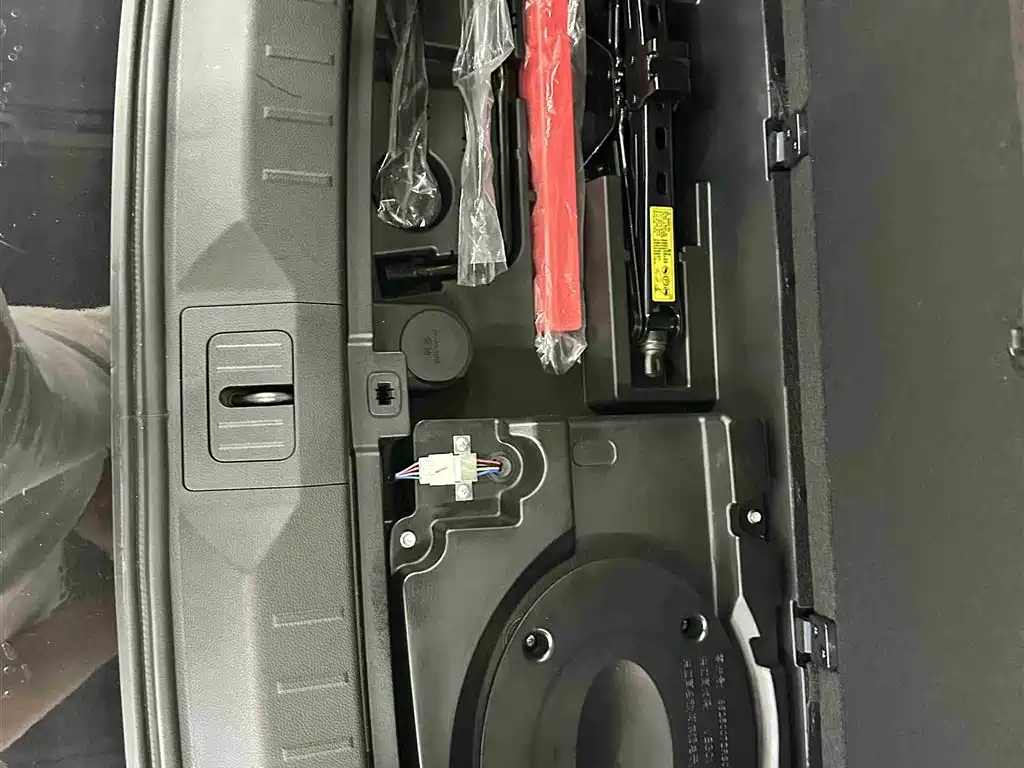 GAC Trumpchi Trumpchi GS8 2022 Dual Engine Series 2.0TM 4WD Premium Edition (6-Seater) фото 31