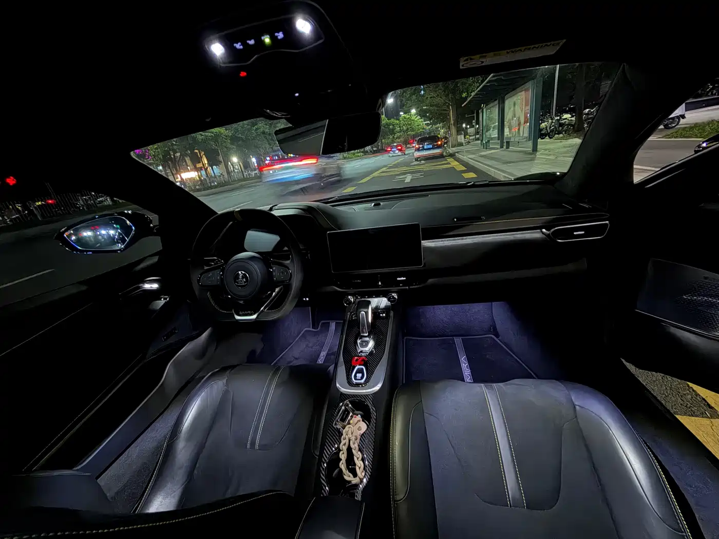 Lotus Cars EMIRA 2021 2.0T DCT First Edition фото 13