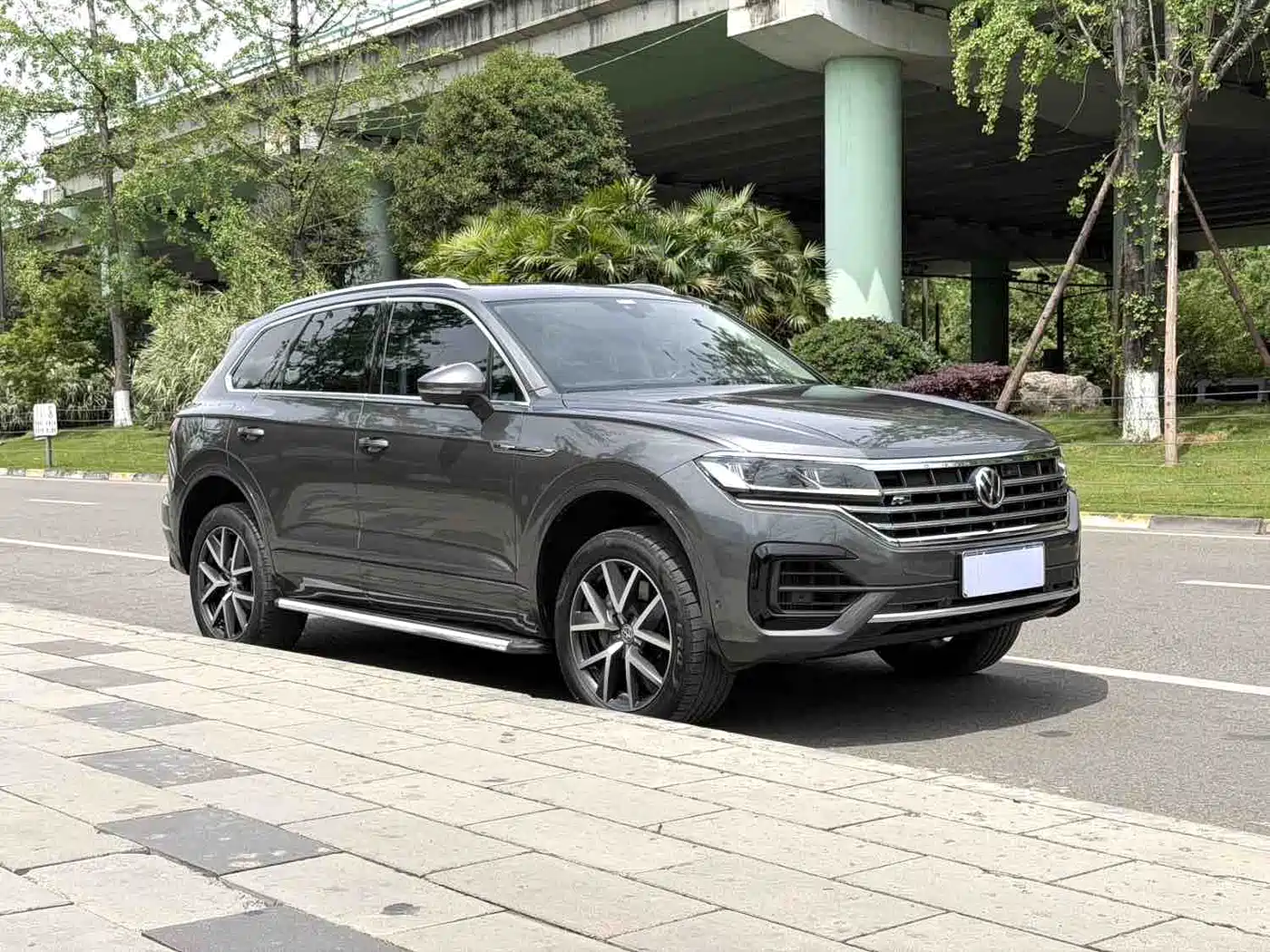Volkswagen Touareg 2019 3.0TSI Sharp Edge Edition China V фото 3