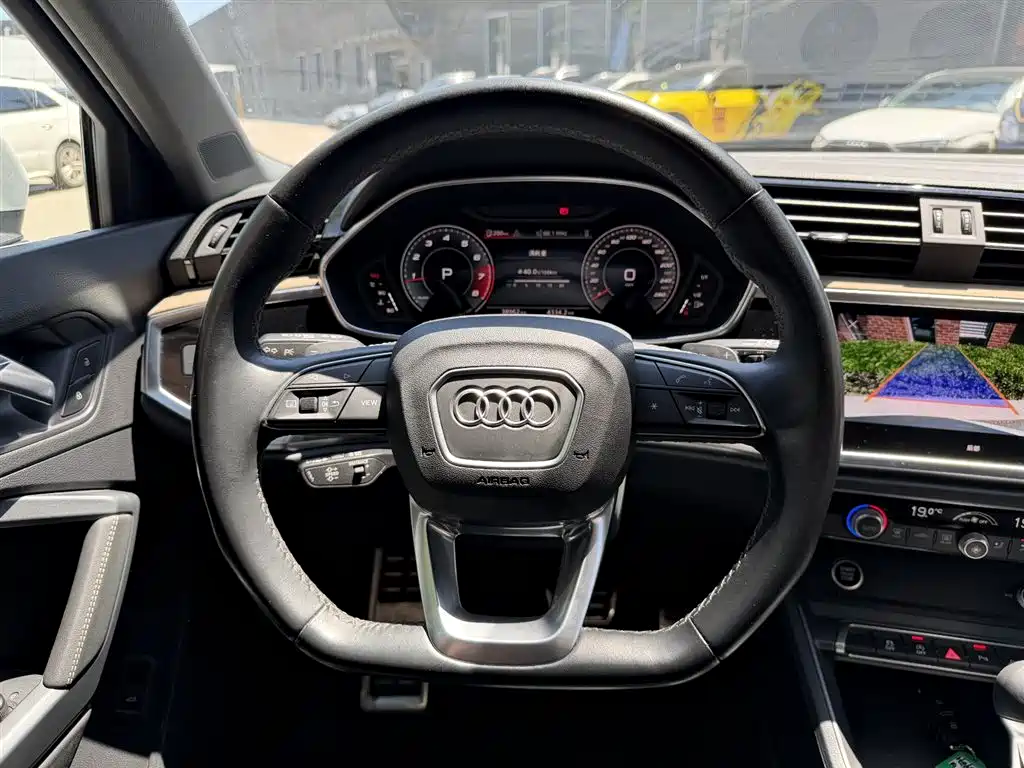 Audi Q3 2024 35 TFSI Fashion Elegance фото 8