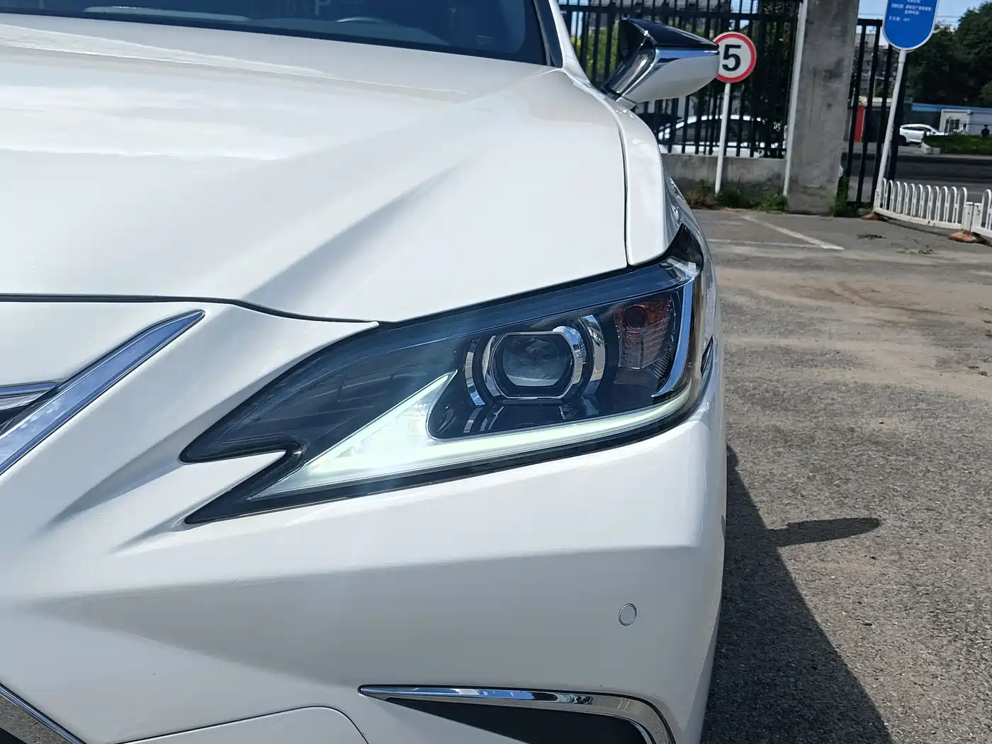 Lexus ES 2021 200 Excellence Edition фото 3