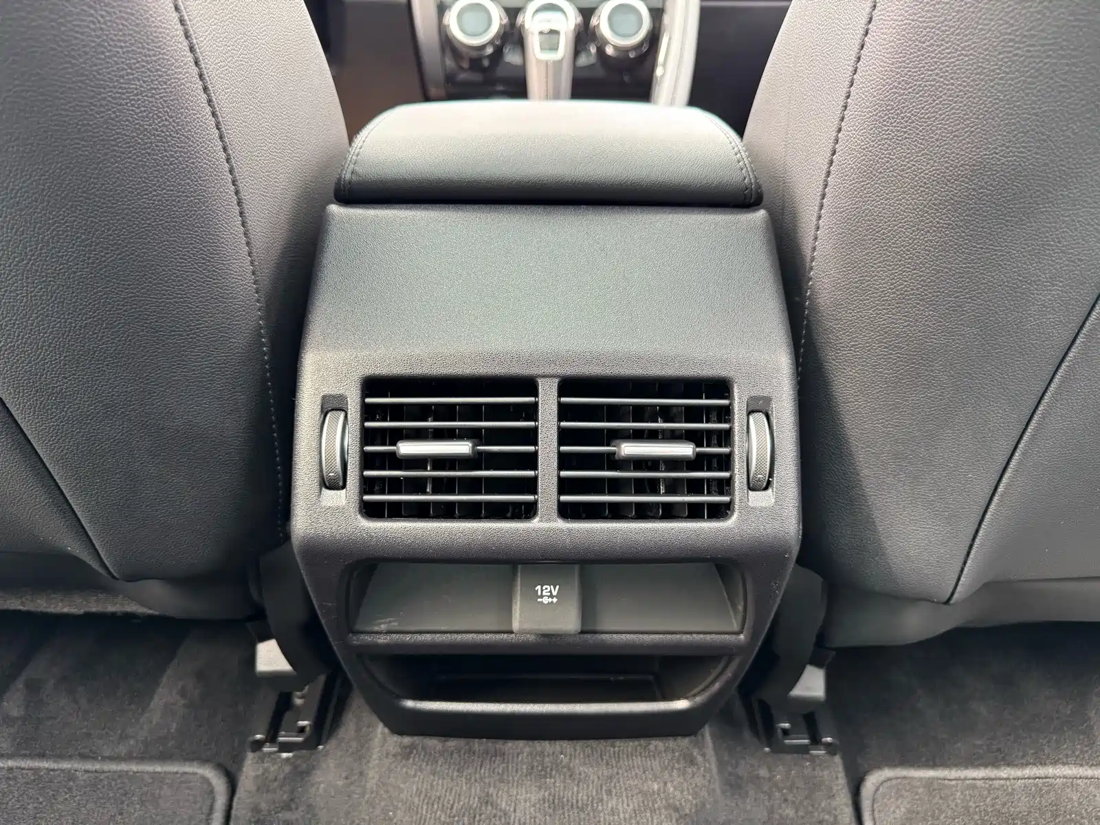 Фото 20 - Jaguar E-PACE