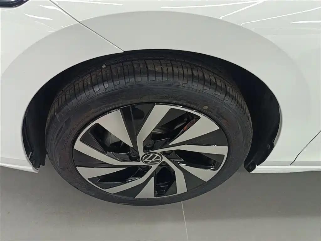 Volkswagen Golf 2025 Facelift 300TSI Pro фото 25