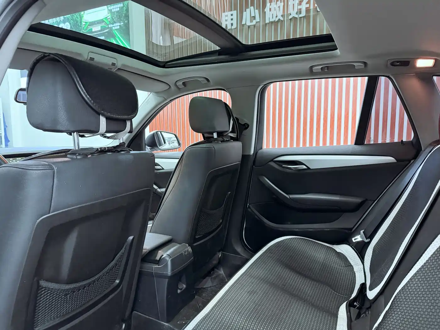 BMW X1 2014 sDrive18i Leading Edition фото 9