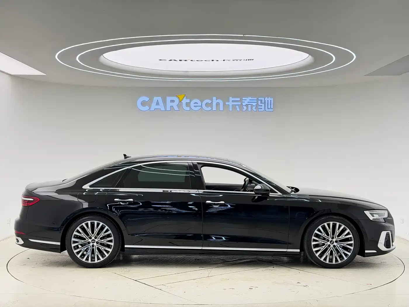 Audi A8 2024 Model A8L 50 TFSI quattro Premium Selection фото 4