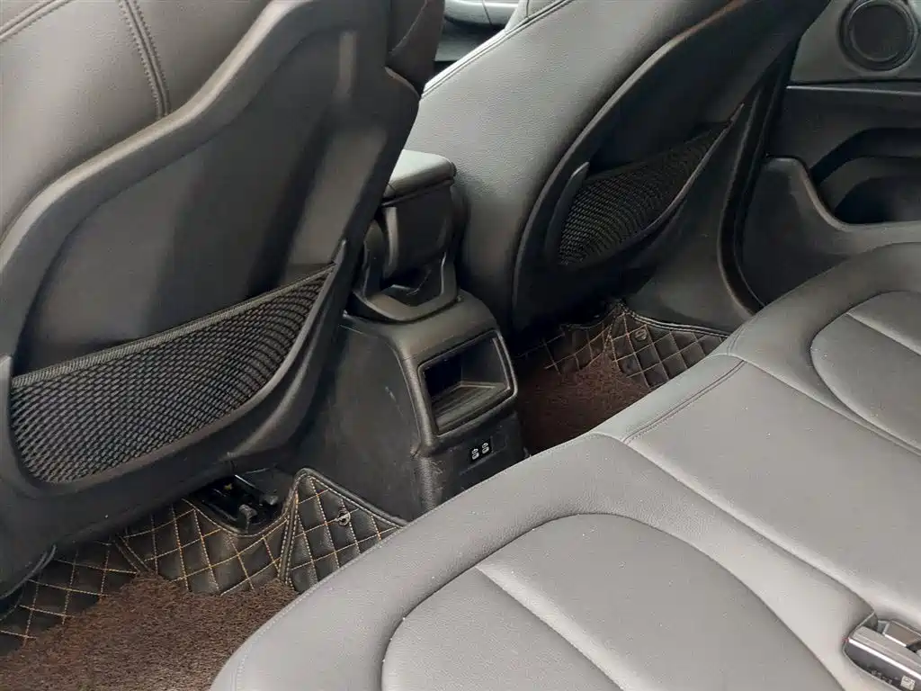 BMW X2 (Import) 2019 sDrive20i M Off-Road Package China VI фото 9