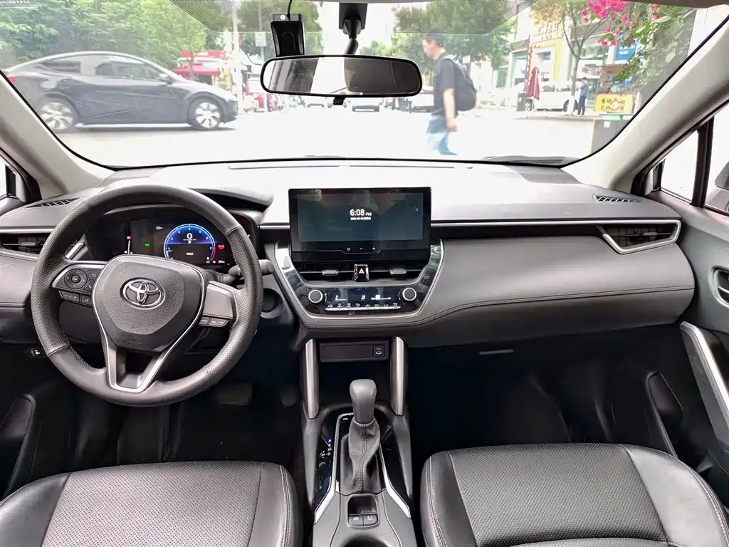 Toyota Frontlander 2024 2.0L CVT Elite Edition фото 10