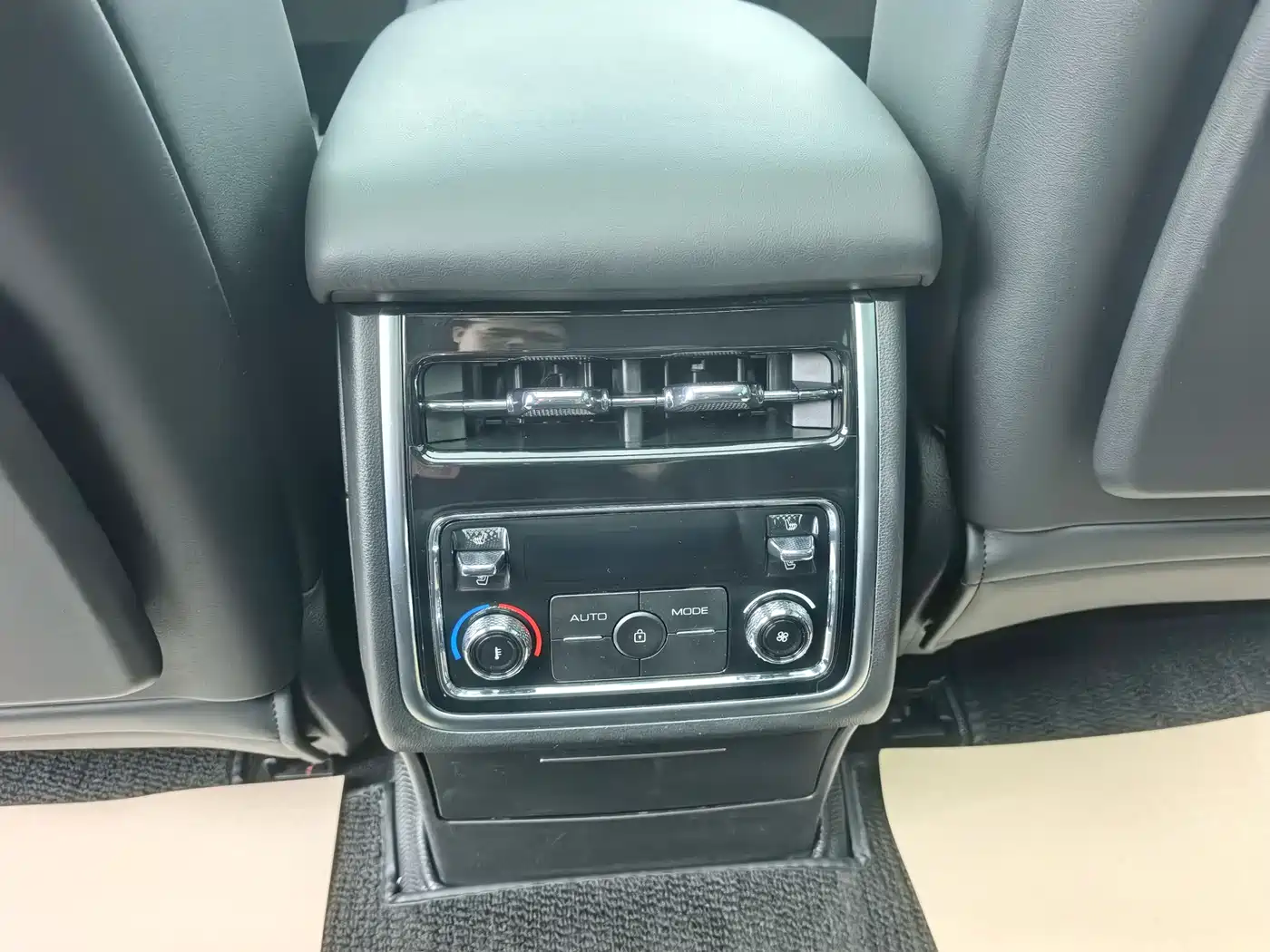 Tank 500 EV 2025 Hi4-Z фото 17