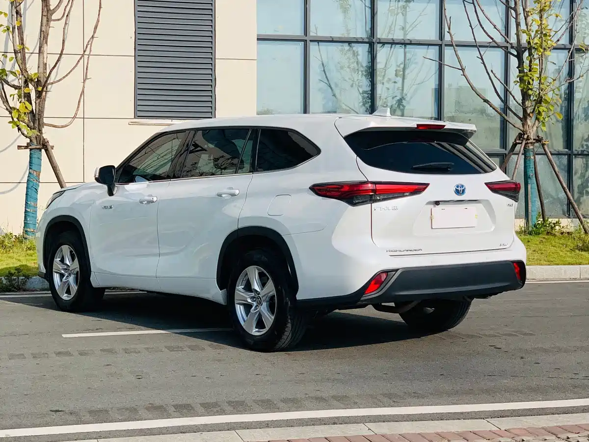 Фото 6 - Toyota Highlander