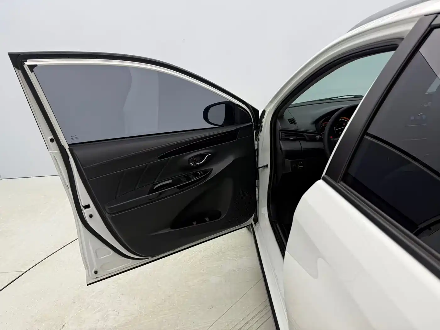Toyota YARiS L Zhi Xuan 2022 Zhi Xuan X 1.5L CVT Luxury PLUS Edition фото 21