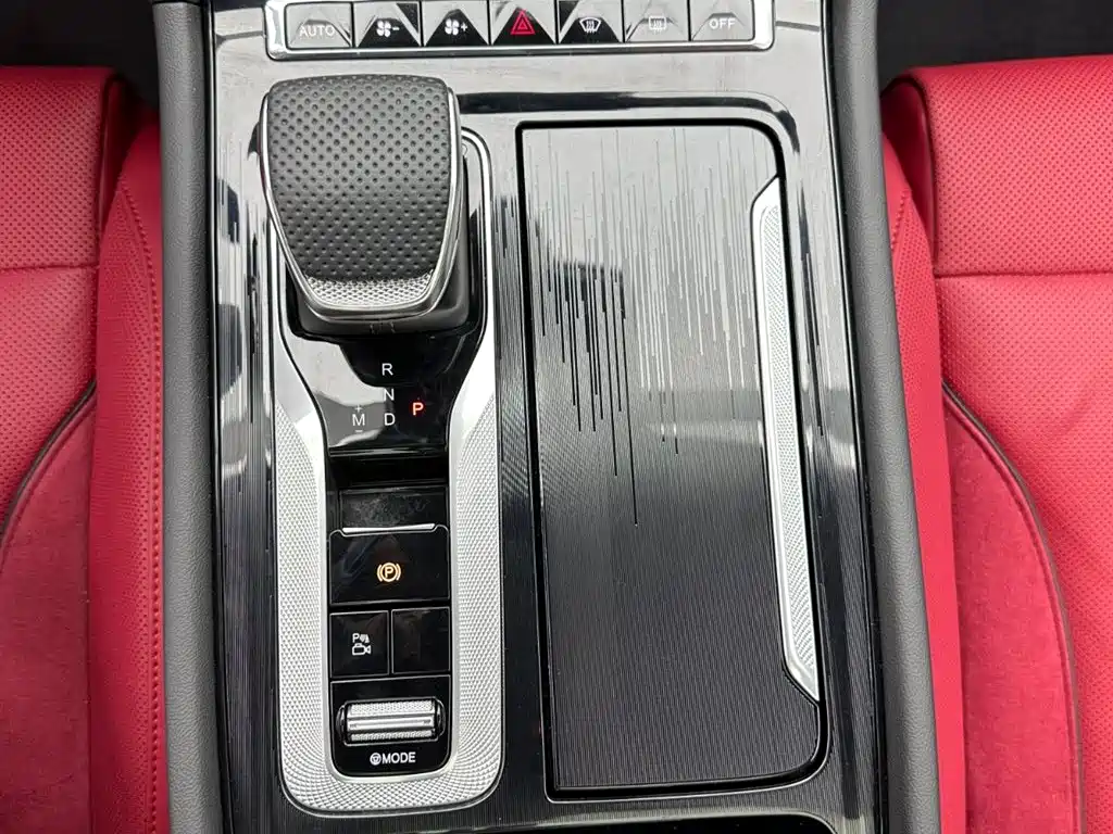 Hongqi H6 2025 Model 2.0T Fashion Edition фото 13