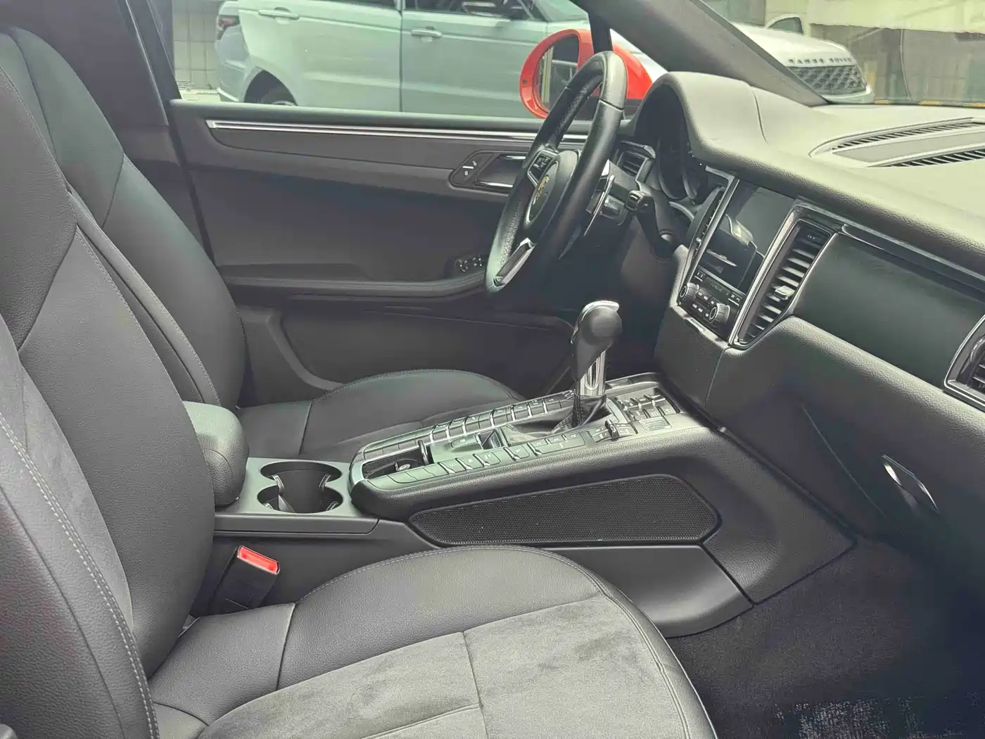 Porsche Macan 2017 Macan 2.0T фото 9