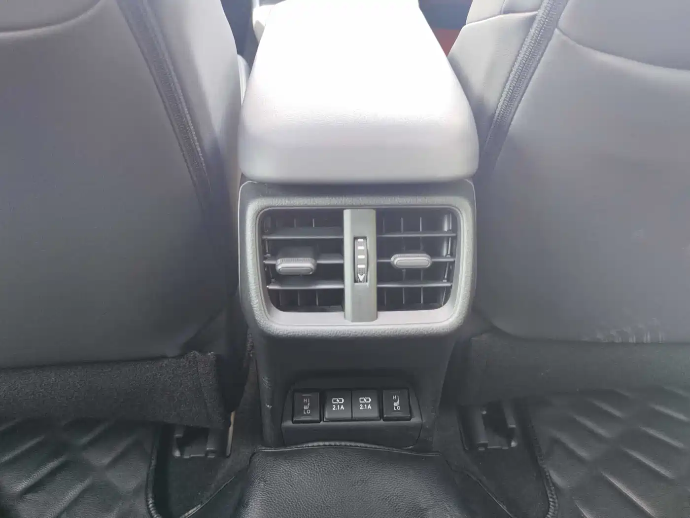 Lexus UX Electric 2020 300e Pure Enjoyment Edition фото 17