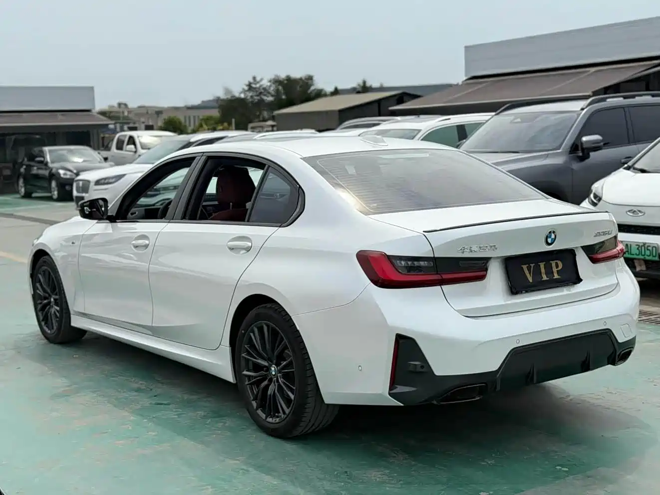 BMW 3 Series 2023 325Li M Sport Black Night Package фото 6