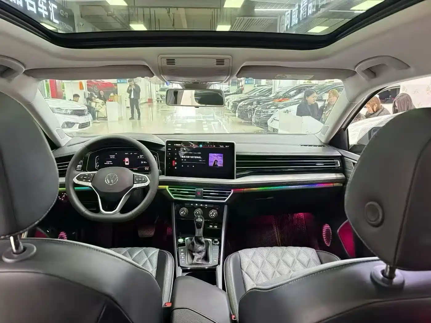 Volkswagen Sagitar 2023 300TSI DSG Surpassing Edition фото 4