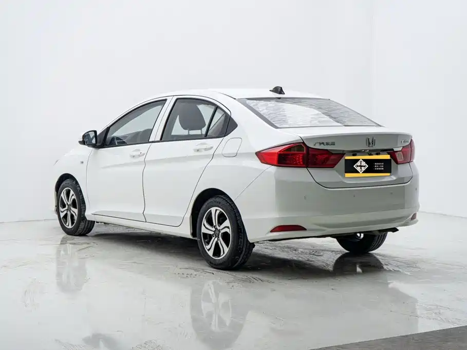 Фото 5 - Honda City
