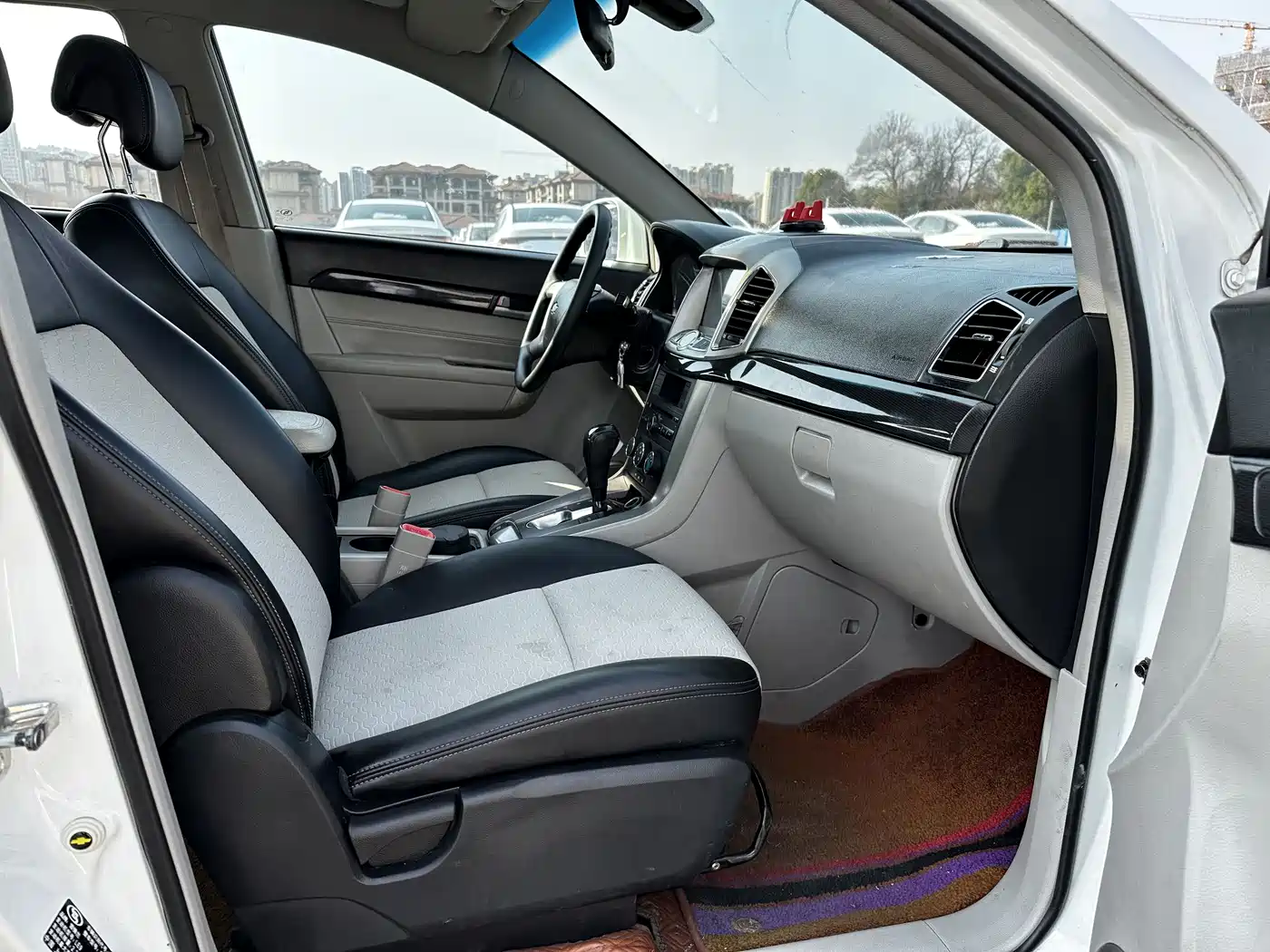 Chevrolet Captiva 2015 2.4L 2WD Urban Edition 5-seater фото 9