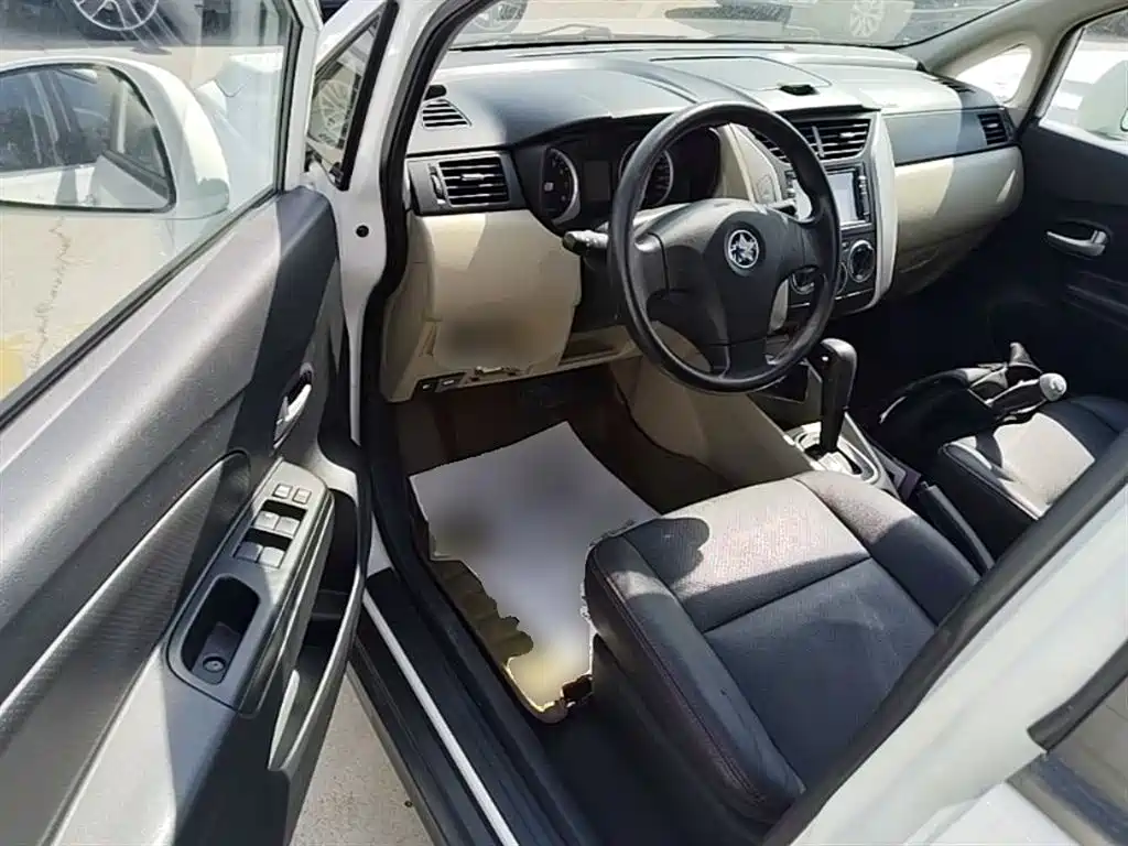 Venucia R50 2015 2014 1.6L Automatic Exciting Edition