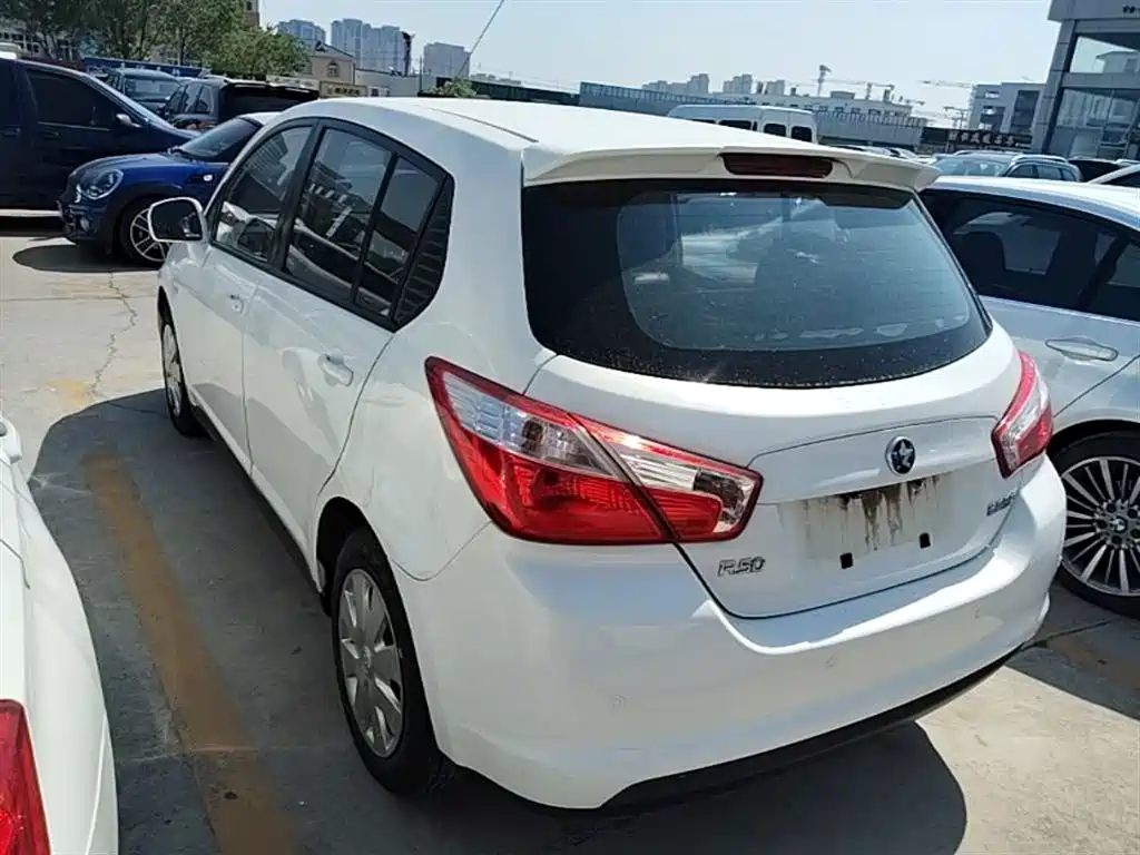 Venucia R50 2015 2014 1.6L Automatic Exciting Edition