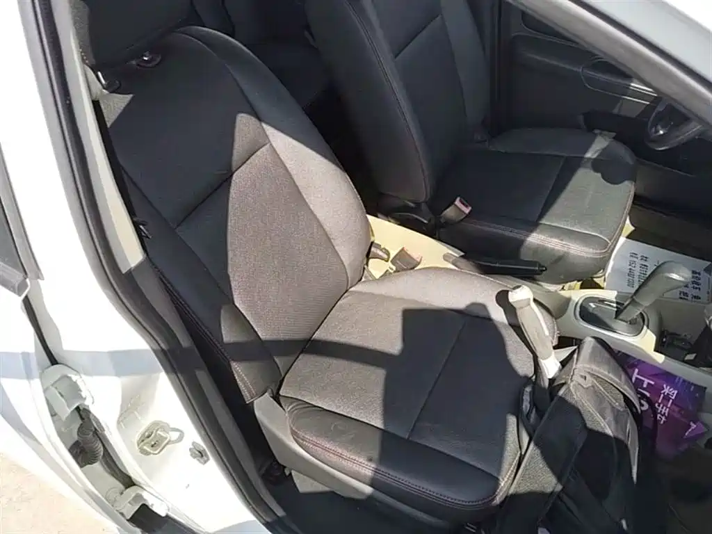 Venucia R50 2015 2014 1.6L Automatic Exciting Edition