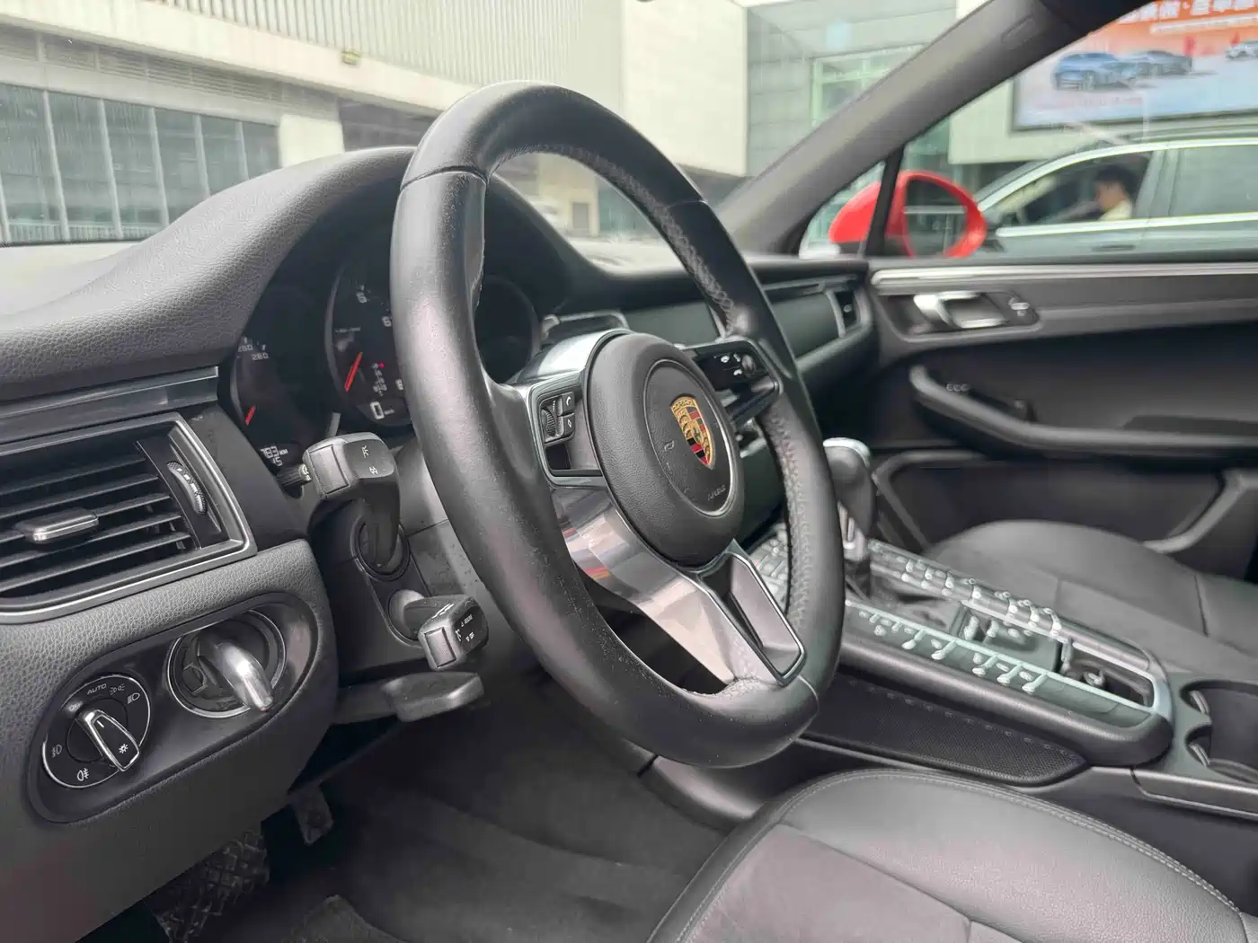 Porsche Macan 2017 Macan 2.0T фото 8